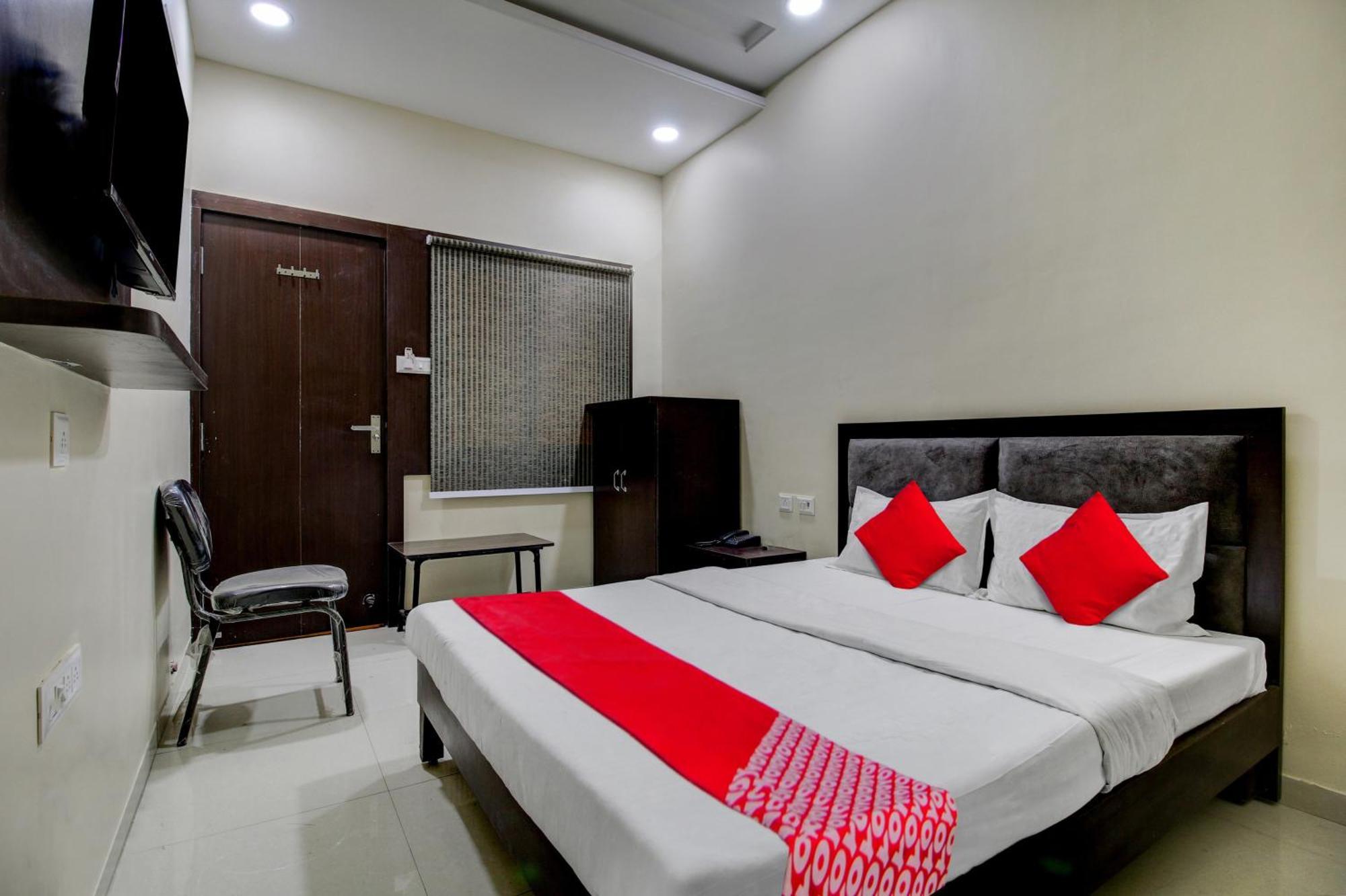 Super Hotel O The Shloka Bhopál Kültér fotó